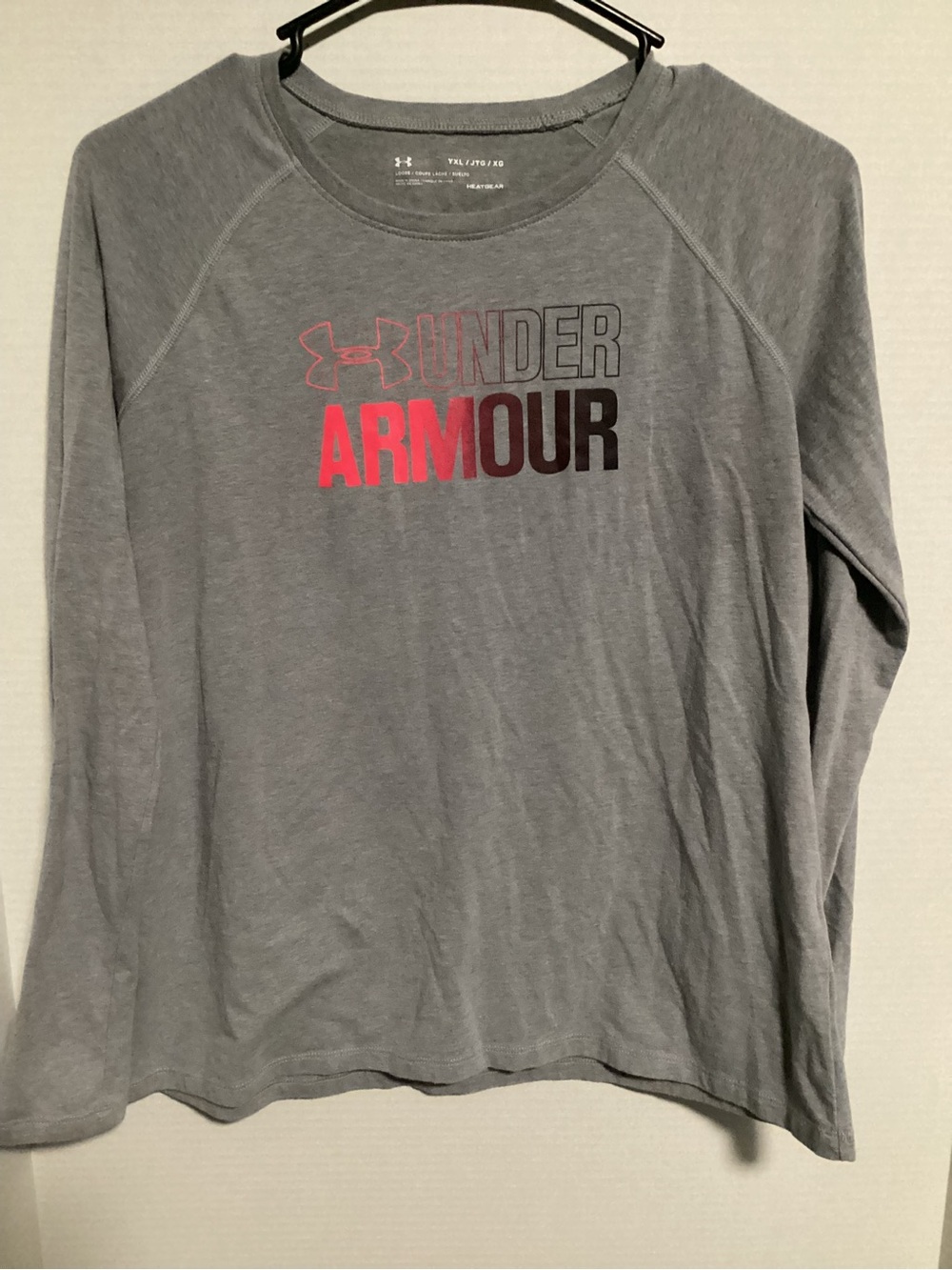 Under Armour Gray HeatGear Long Sleeve Tee YXL.
